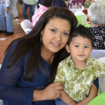 Adoraym Alvarado con su hijo